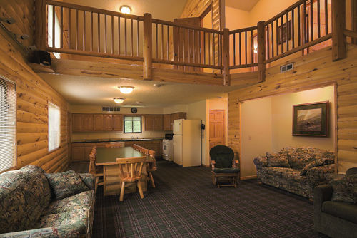 Mcquoid'S Inn And Event Center Isle 外观 照片