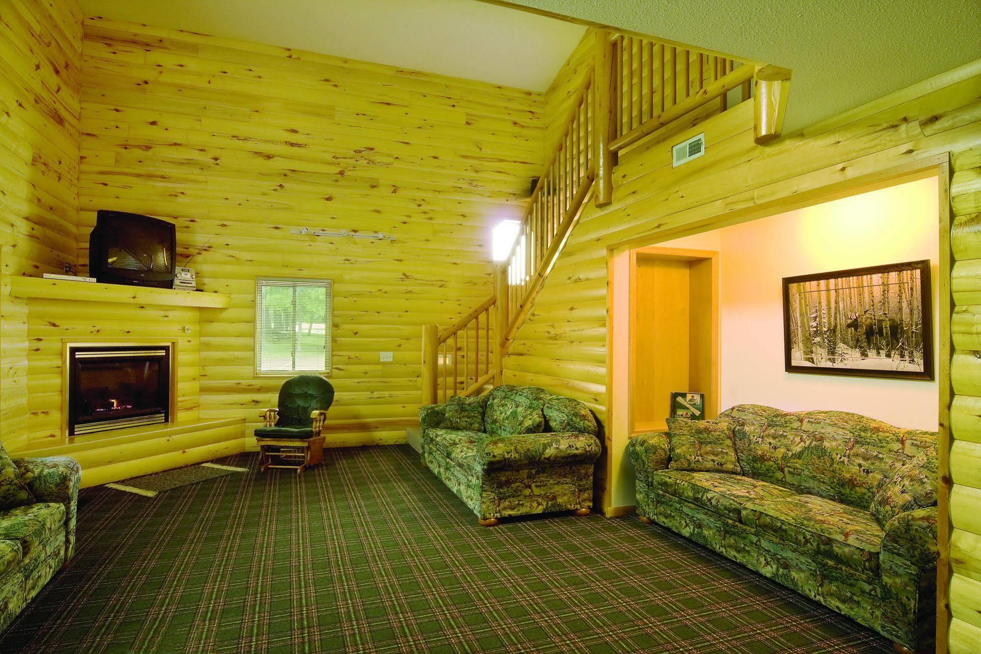 Mcquoid'S Inn And Event Center Isle 外观 照片